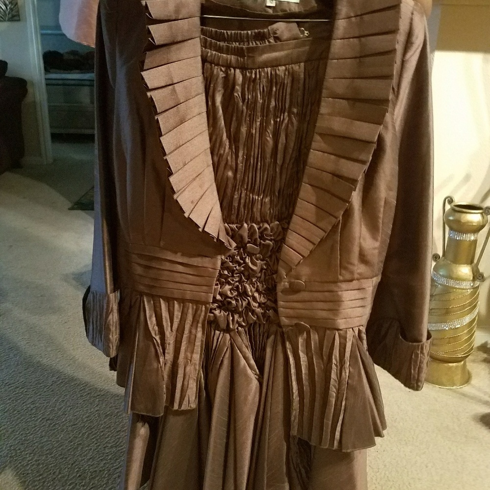 Dress suit
